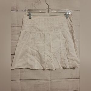 PrAna White cotton Erin skirt with lining sz 6  Textured Raw Hem